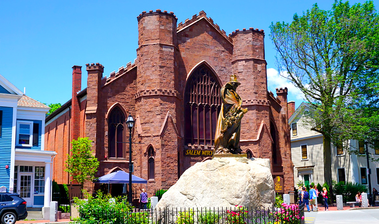 Salem-museum-statue